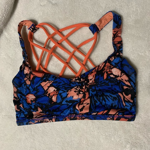 FOUR size 4 lululemon sports bras - Picture 5 of 8